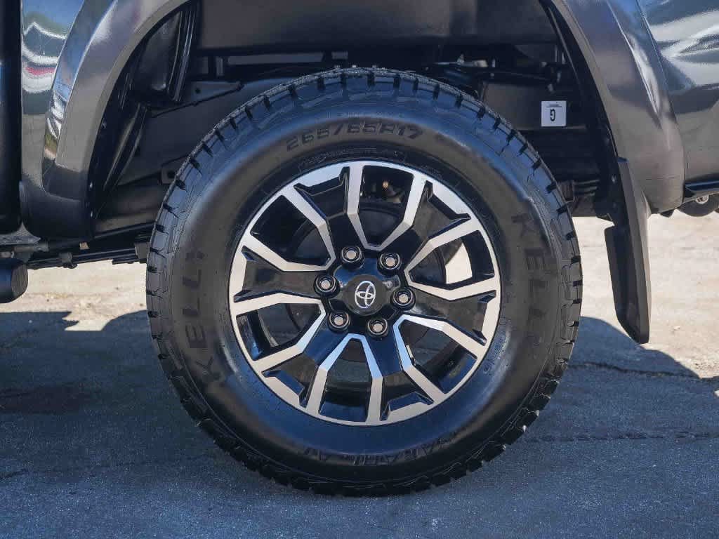 Used 2021 Toyota Tacoma TRD Sport w/ Advanced Technology Package AWD/4WD image 10