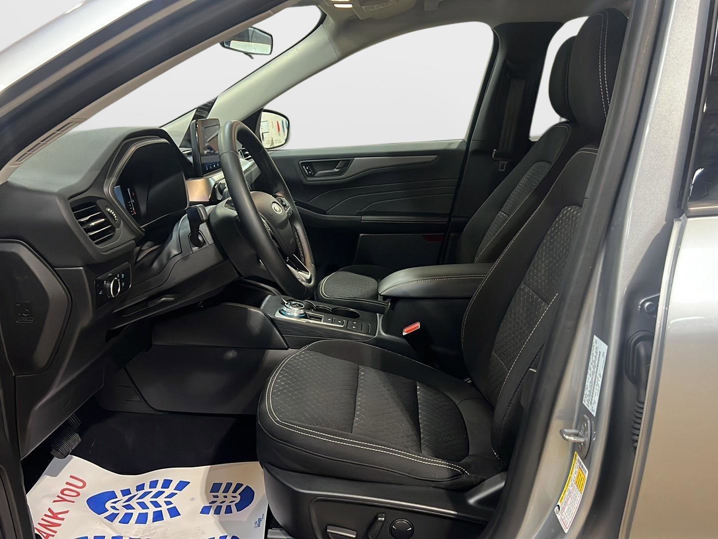 Used 2023 Ford Escape Active image 17