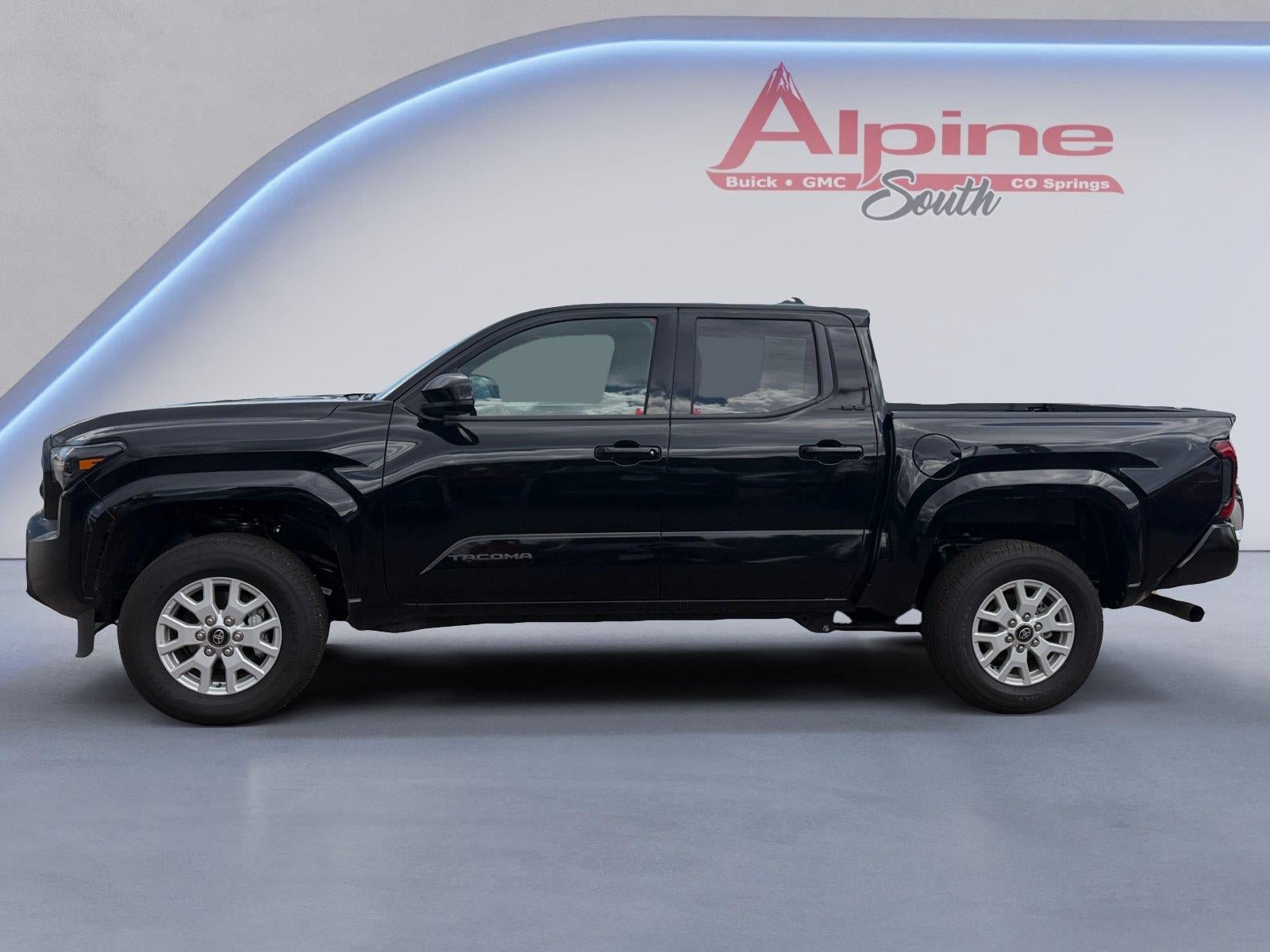 Used 2026 Toyota Tacoma SR5 AWD/4WD image 2