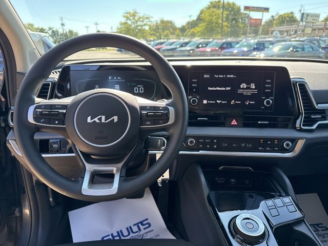 Used 2024 Kia Sportage LX image 8