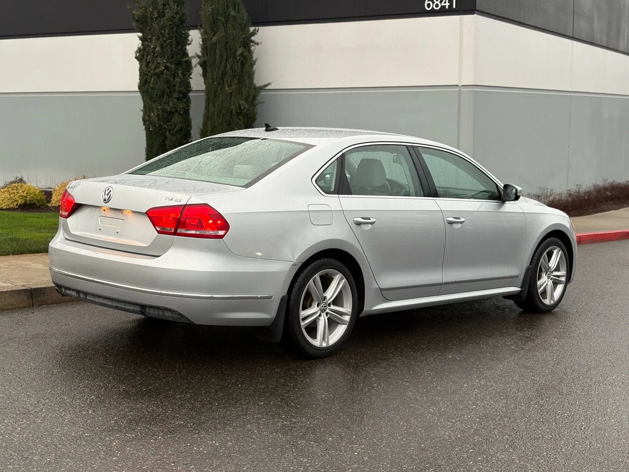 Used 2013 Volkswagen Passat TDI SE image 5