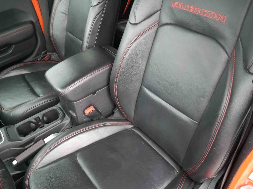 Used 2018 Jeep Wrangler Unlimited Rubicon image 32