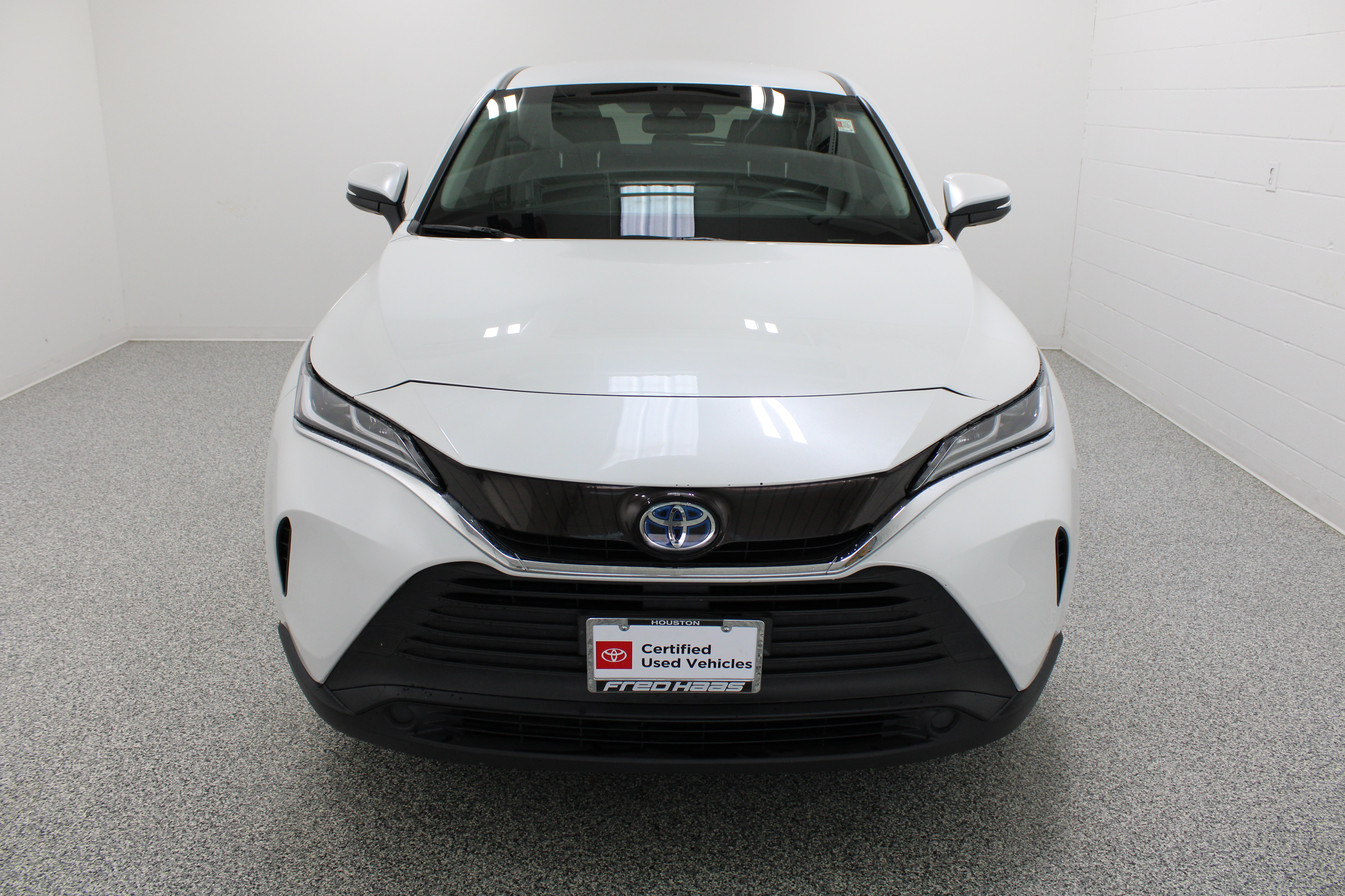 Certified 2023 Toyota Venza LE AWD/4WD image 3