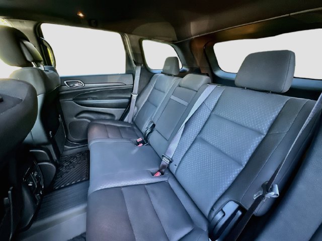 Used 2020 Jeep Grand Cherokee Laredo AWD/4WD image 24