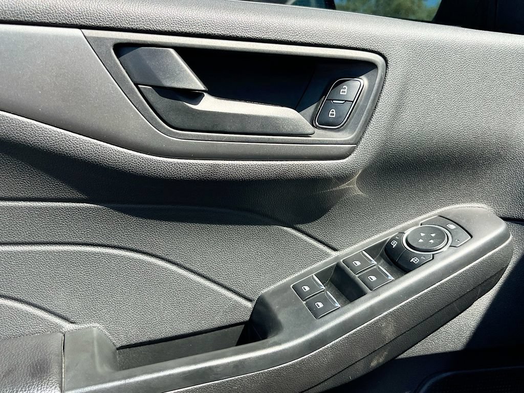 Used 2023 Ford Escape FWD image 17