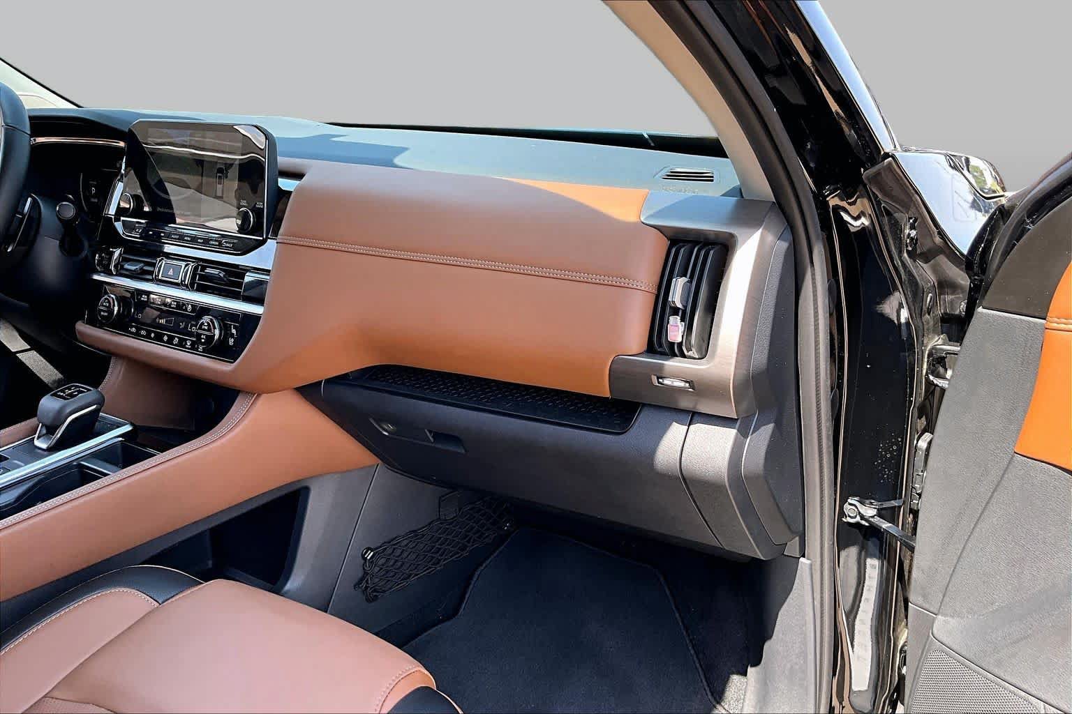 Certified 2025 Nissan Pathfinder Platinum w/ Cargo Package FWD image 17