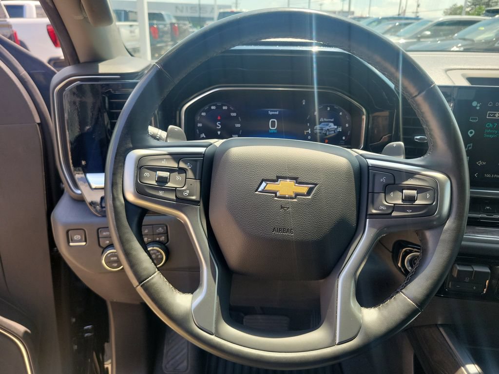Used 2023 Chevrolet Silverado 1500 LTZ w/ Technology Package AWD/4WD image 21