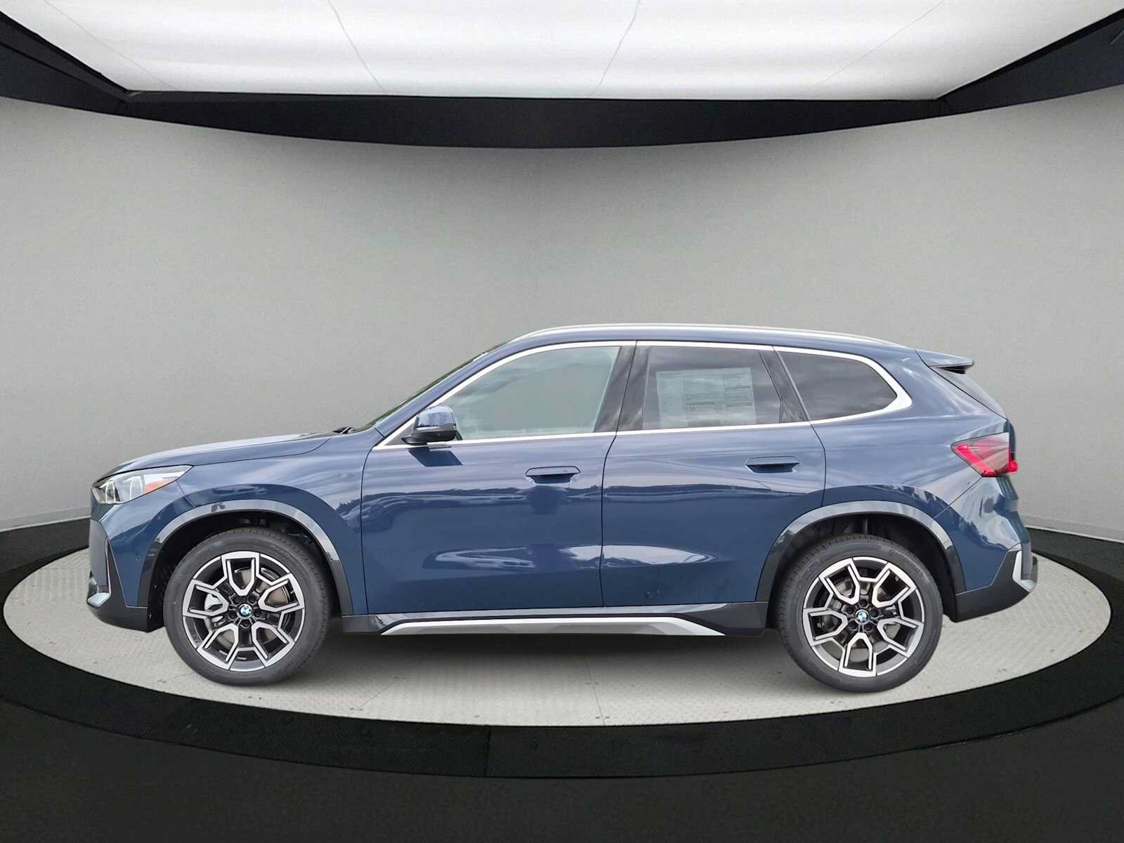 New 2027 BMW X1 xDrive28i AWD/4WD image 5