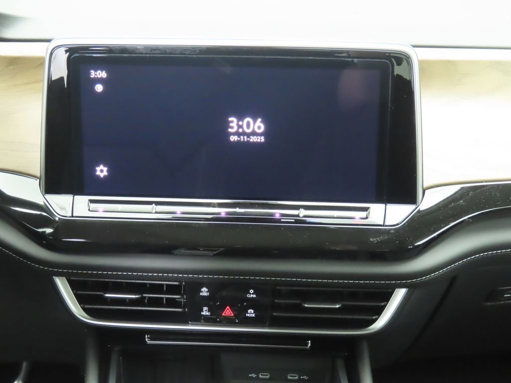 New 2026 Volkswagen Atlas SE image 14