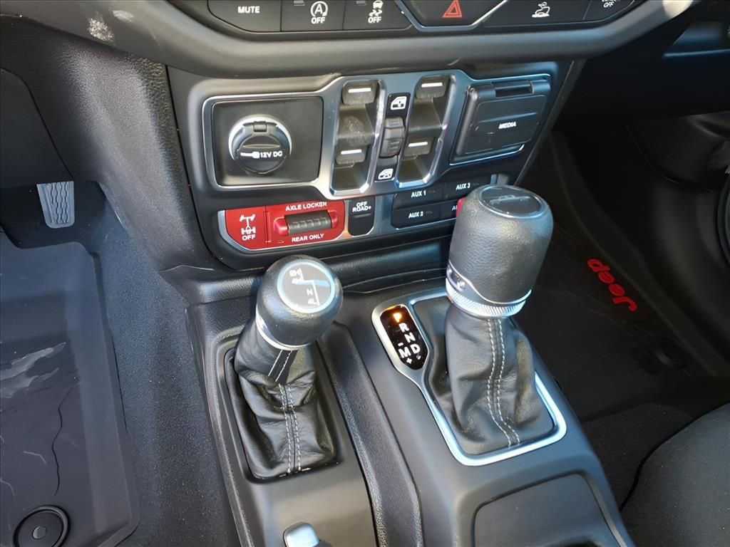 New 2026 Jeep Gladiator Mojave w/ Technology Group image 19