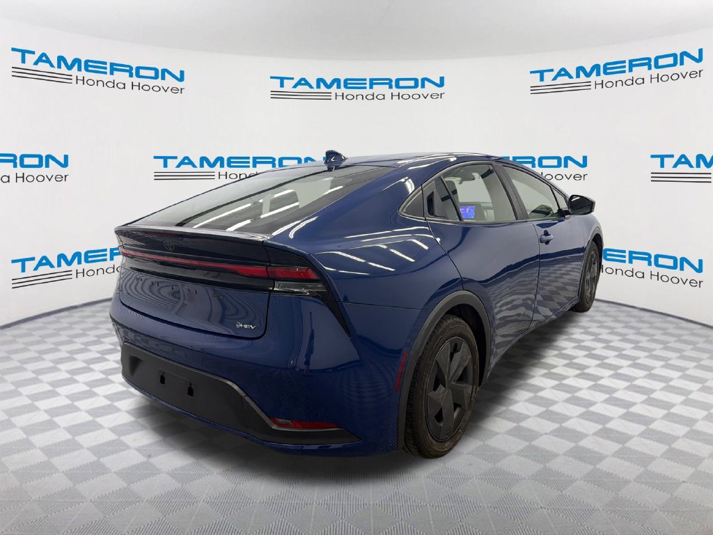 Used 2024 Toyota Prius LE FWD image 5