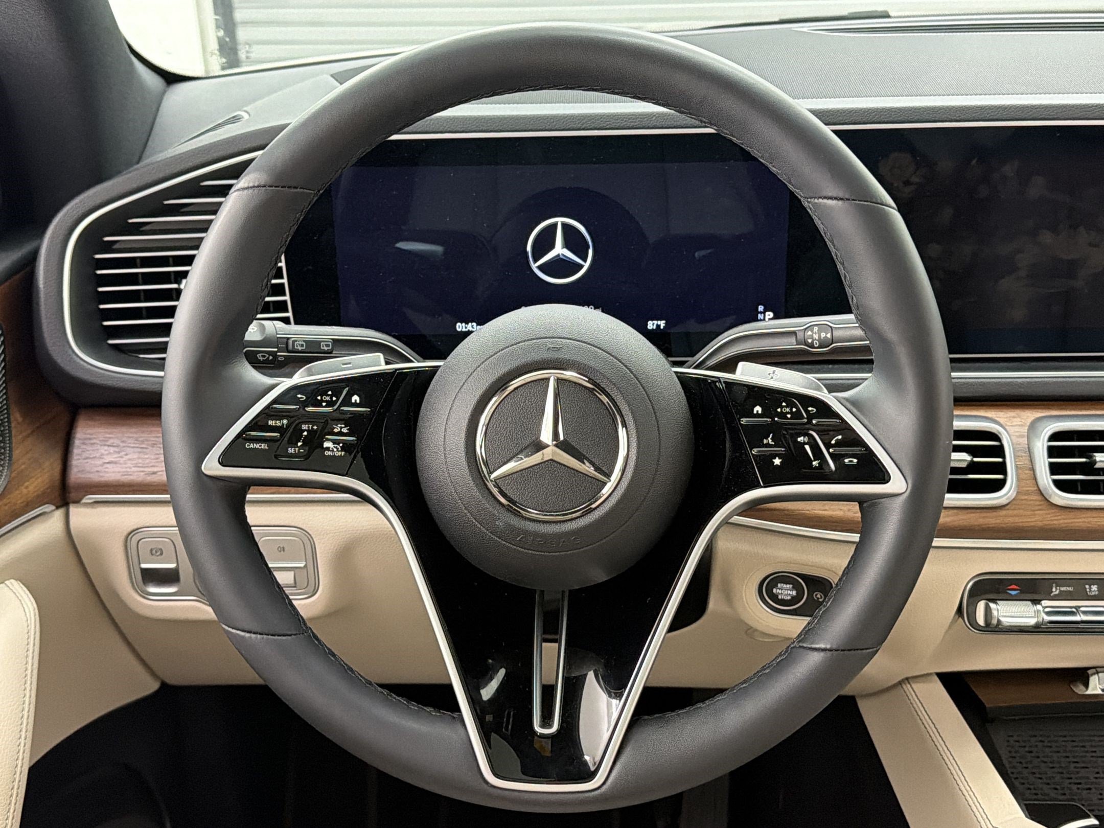 Used 2025 Mercedes-Benz GLE 450 4MATIC image 11