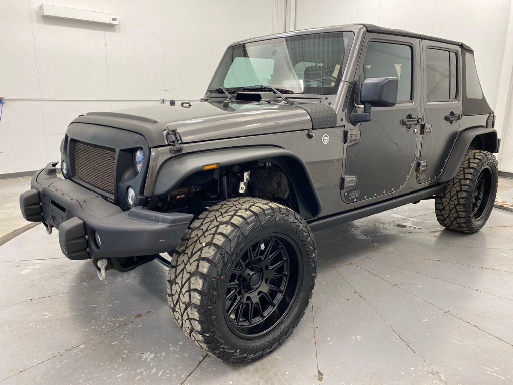 Used 2016 Jeep Wrangler Unlimited Sahara AWD/4WD image 3