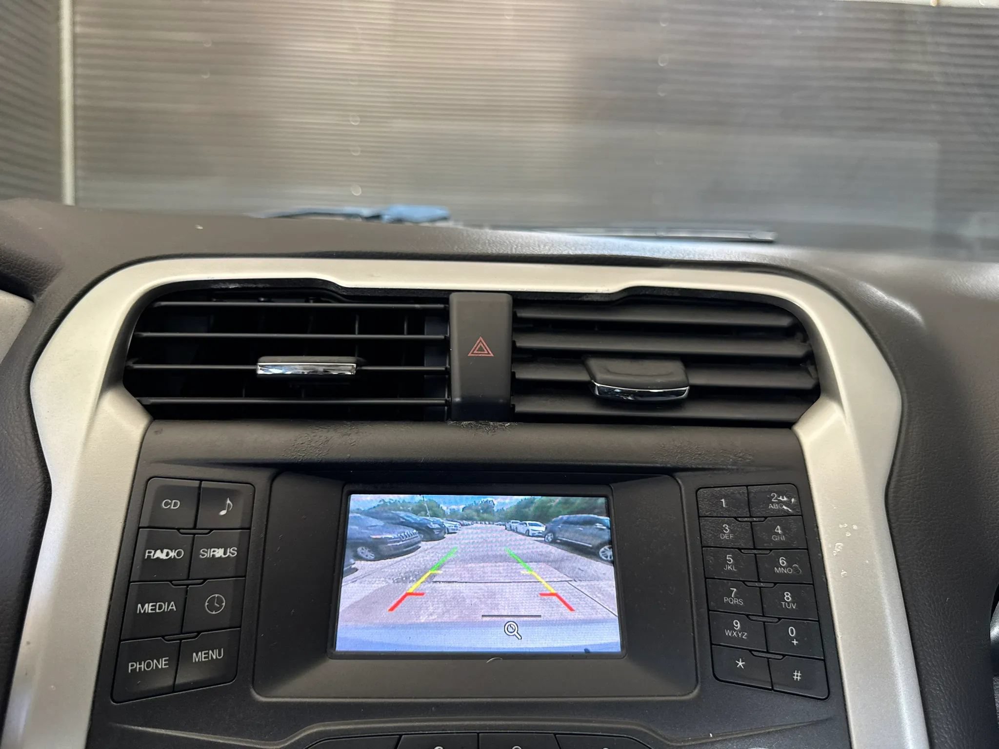 Used 2016 Ford Fusion SE FWD image 18