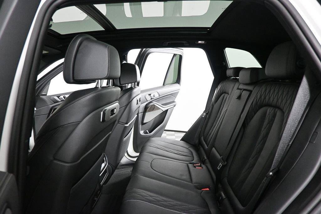 Used 2025 BMW X5 xDrive50e AWD/4WD image 20