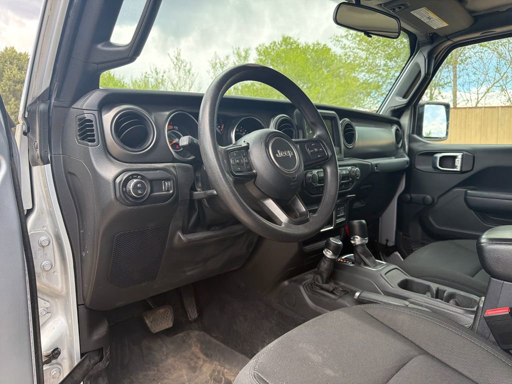 Used 2023 Jeep Gladiator Sport image 12