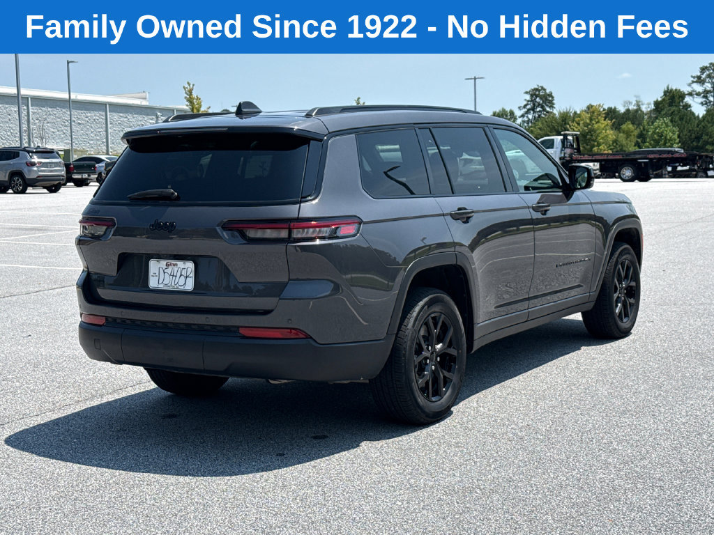 Used 2025 Jeep Grand Cherokee L Laredo AWD/4WD image 7
