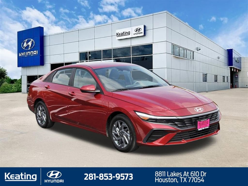 Used 2024 Hyundai Elantra SEL FWD image 3
