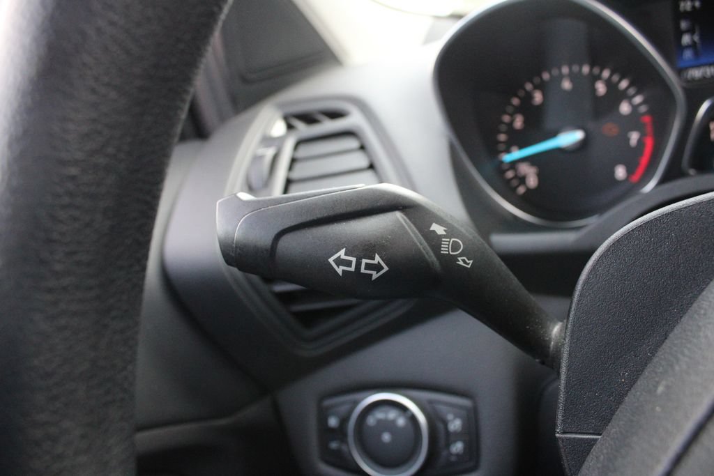 Used 2018 Ford Escape SE FWD image 11
