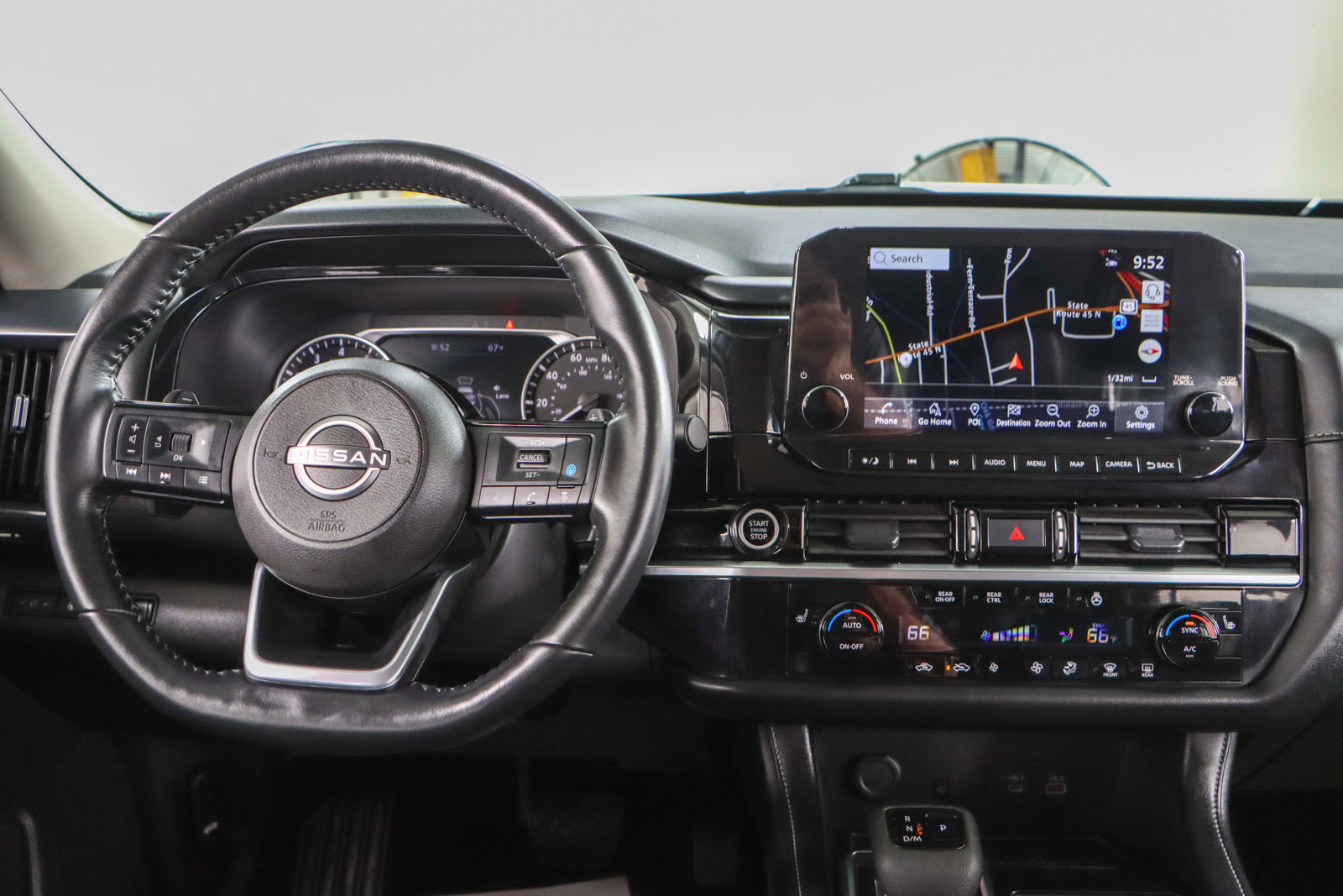 Used 2023 Nissan Pathfinder SL w/ Lighting Package (N92) FWD image 17