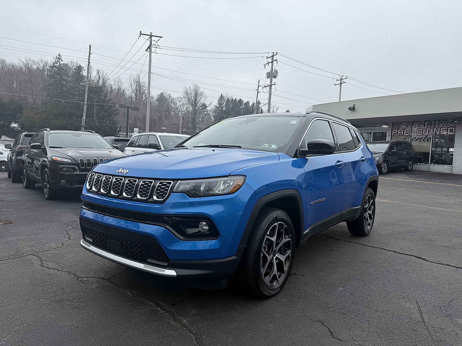 Certified 2025 Jeep Compass Limited image 3