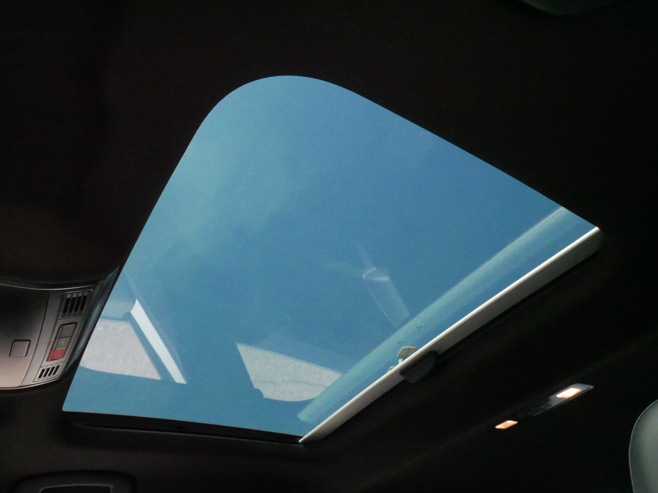 Used 2025 Volkswagen Jetta GLI Autobahn FWD image 32