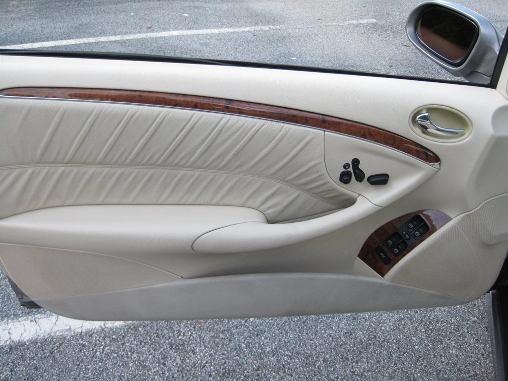 Used 2008 Mercedes-Benz CLK 350 Cabriolet image 11