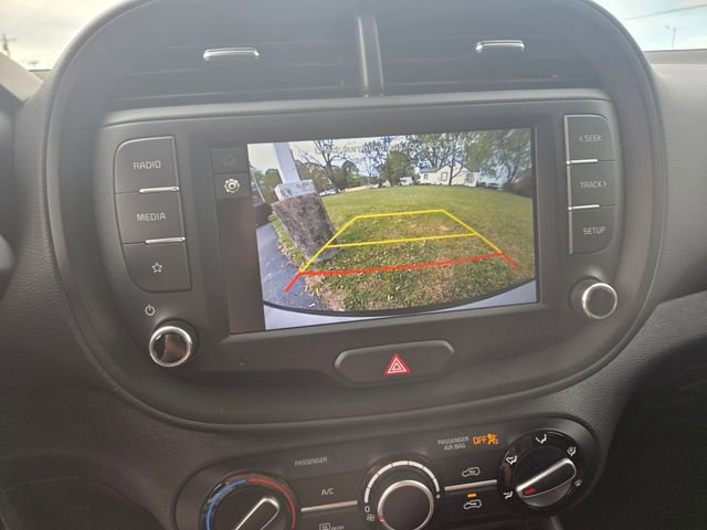 Used 2025 Kia Soul LX FWD image 12