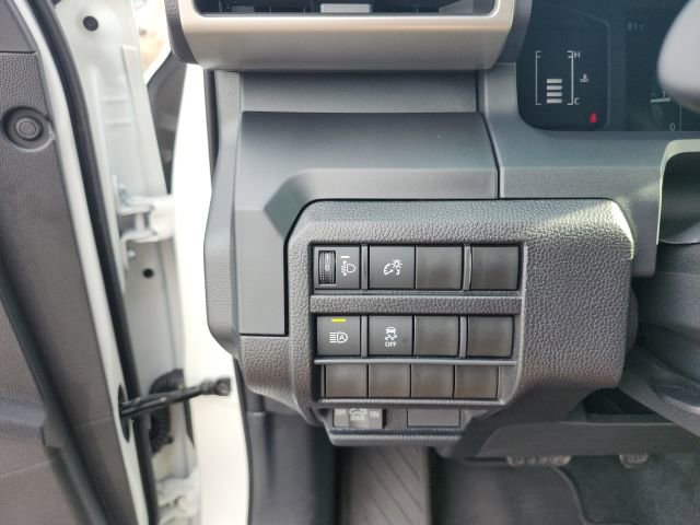 Certified 2025 Toyota Tacoma SR AWD/4WD image 16
