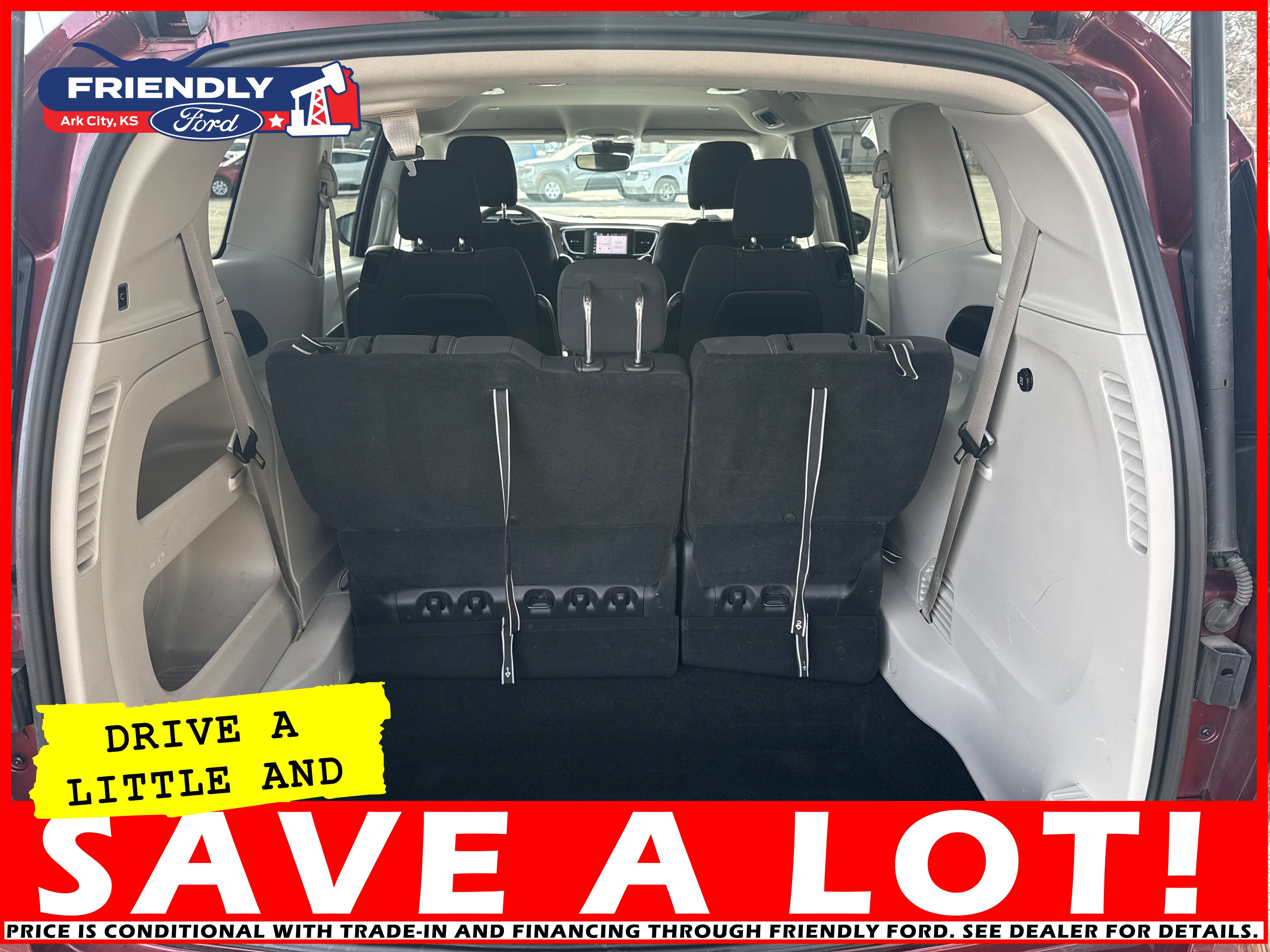 Used 2023 Chrysler Voyager LX image 16