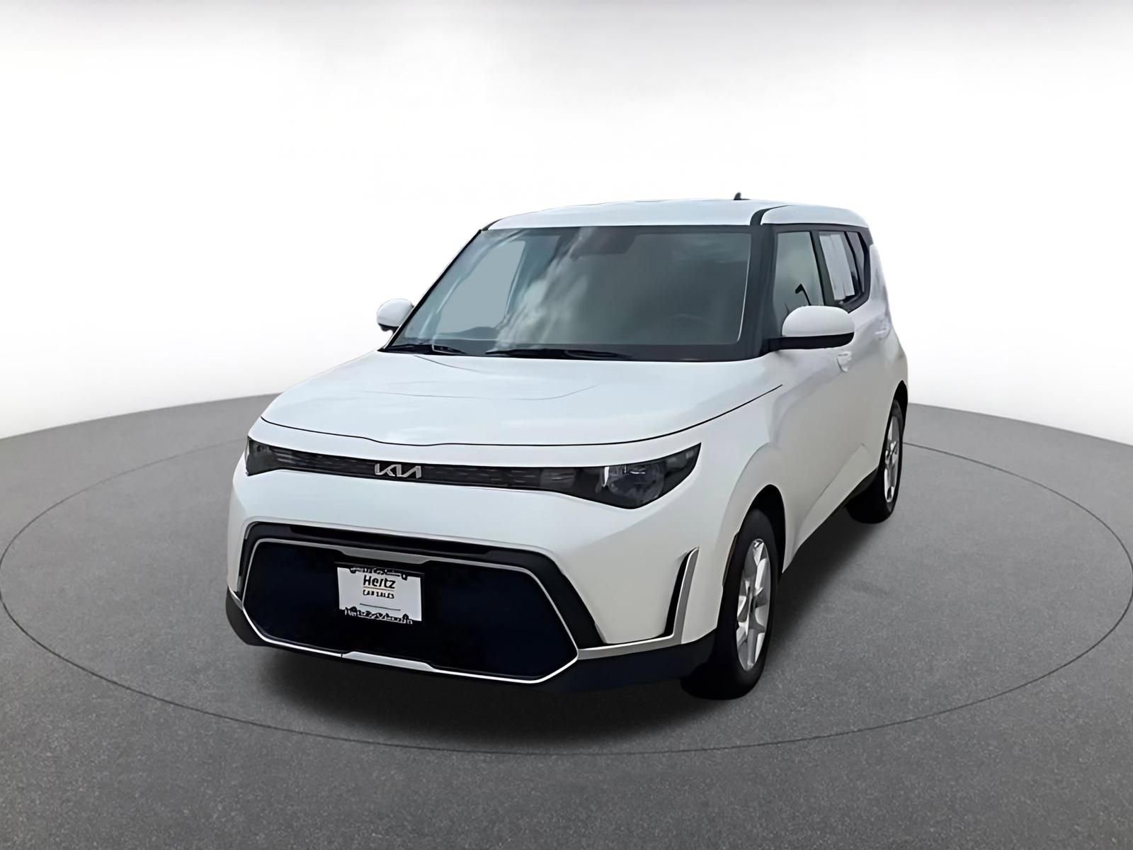 Used 2025 Kia Soul LX w/ LX Technology Package image 3