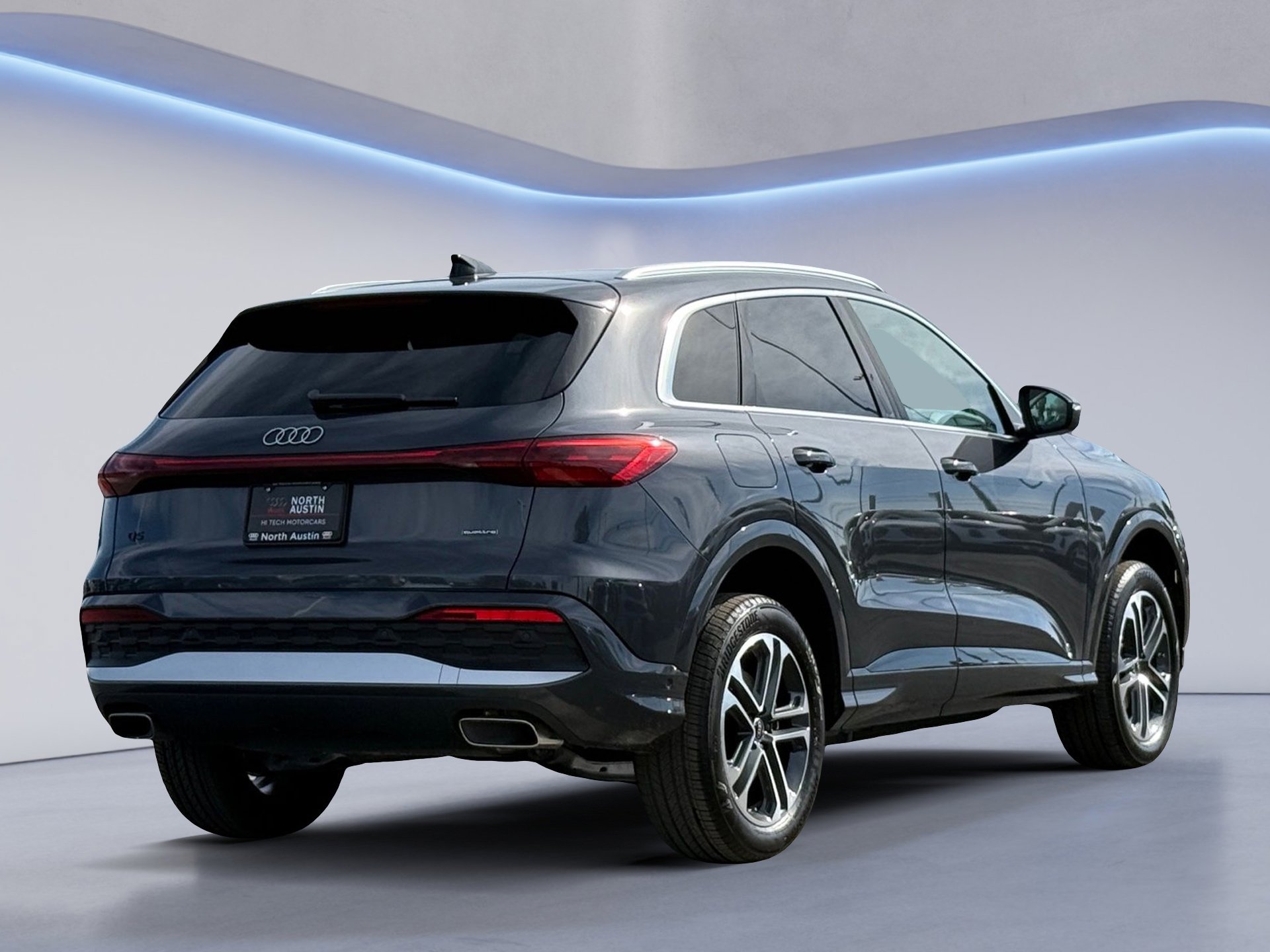 Certified 2025 Audi Q5 Premium w/ Convenience Package image 2