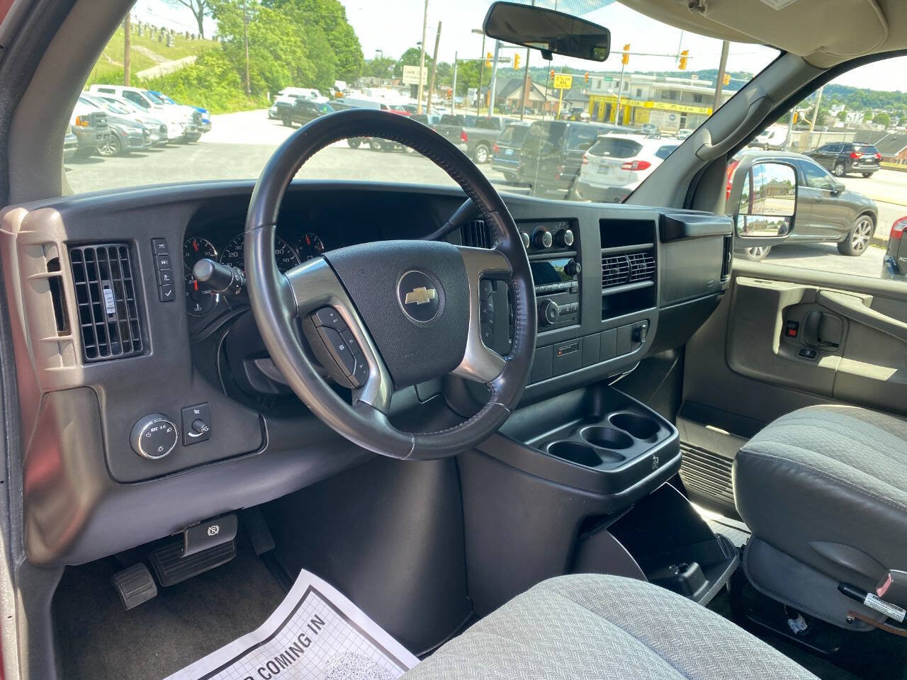 Used 2008 Chevrolet Express 1500 Passenger w/ LT Preferred Equipment Group RWD image 10