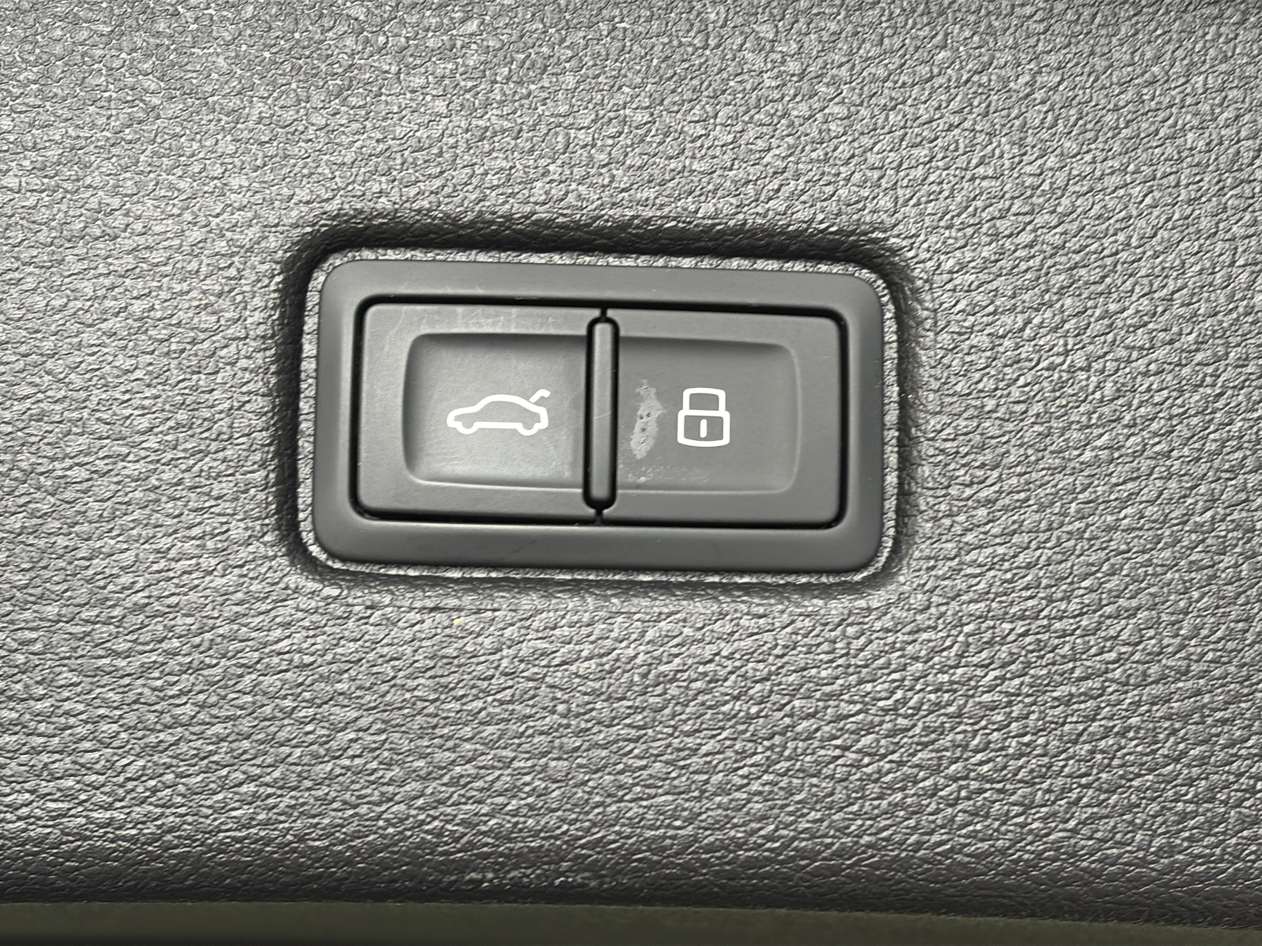 Certified 2025 Audi Q7 2.0T Premium w/ Convenience Plus Package image 17