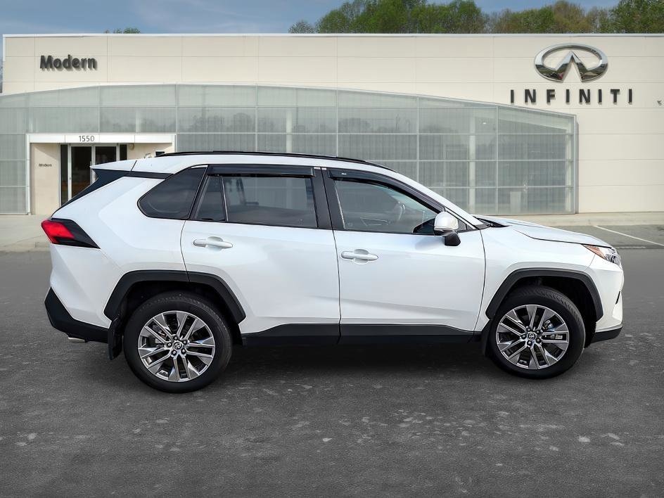 Used 2023 Toyota RAV4 XLE Premium image 3