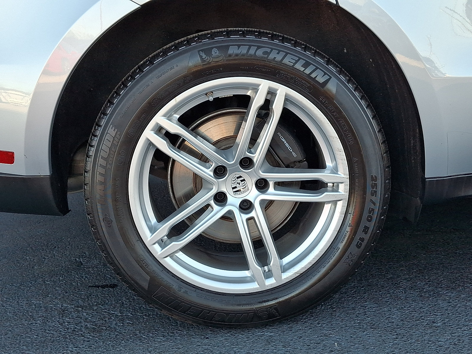 Certified 2025 Porsche Macan AWD/4WD image 13