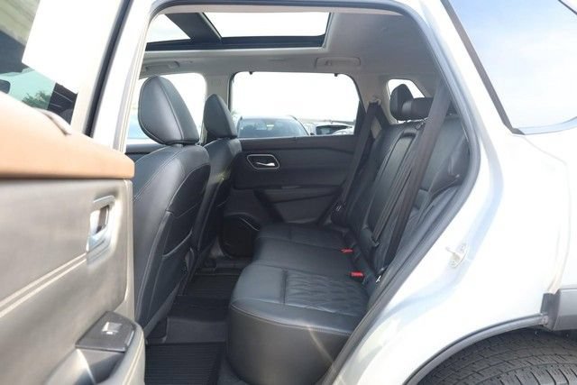 Certified 2023 Nissan Rogue Platinum w/ Platinum Premium Package AWD/4WD image 24