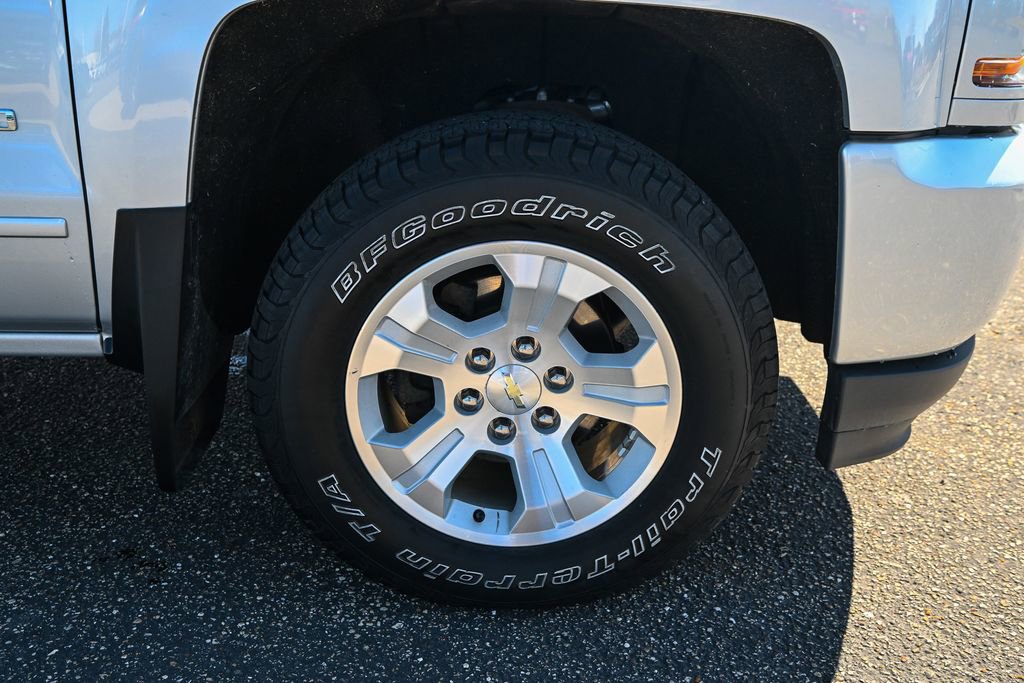 Used 2018 Chevrolet Silverado 1500 LT w/ All Star Edition image 15