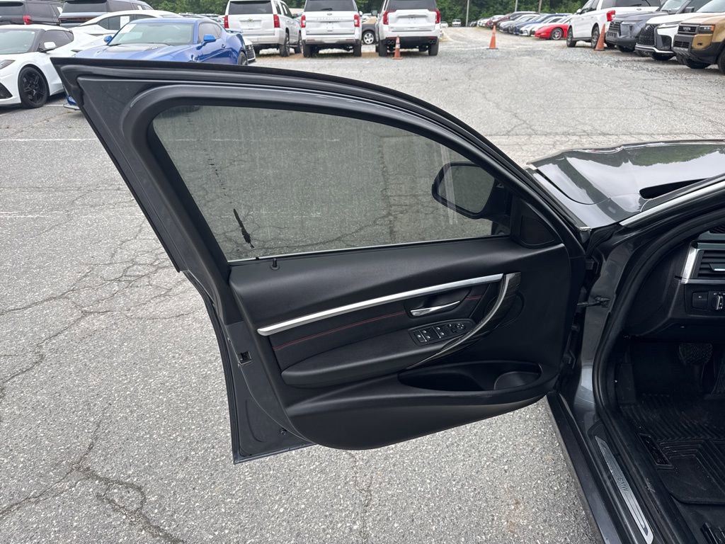 Used 2018 BMW 330i xDrive Sedan w/ Convenience Package AWD/4WD image 27