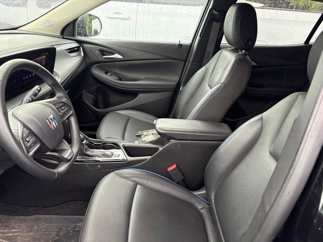 Used 2025 Buick Encore GX Sport Touring AWD/4WD image 9