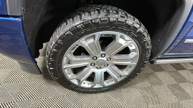 Used 2017 GMC Sierra 1500 Denali w/ Denali Ultimate Package AWD/4WD image 10