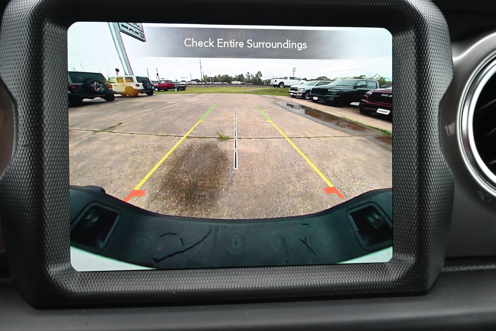 Used 2023 Jeep Gladiator Overland image 12