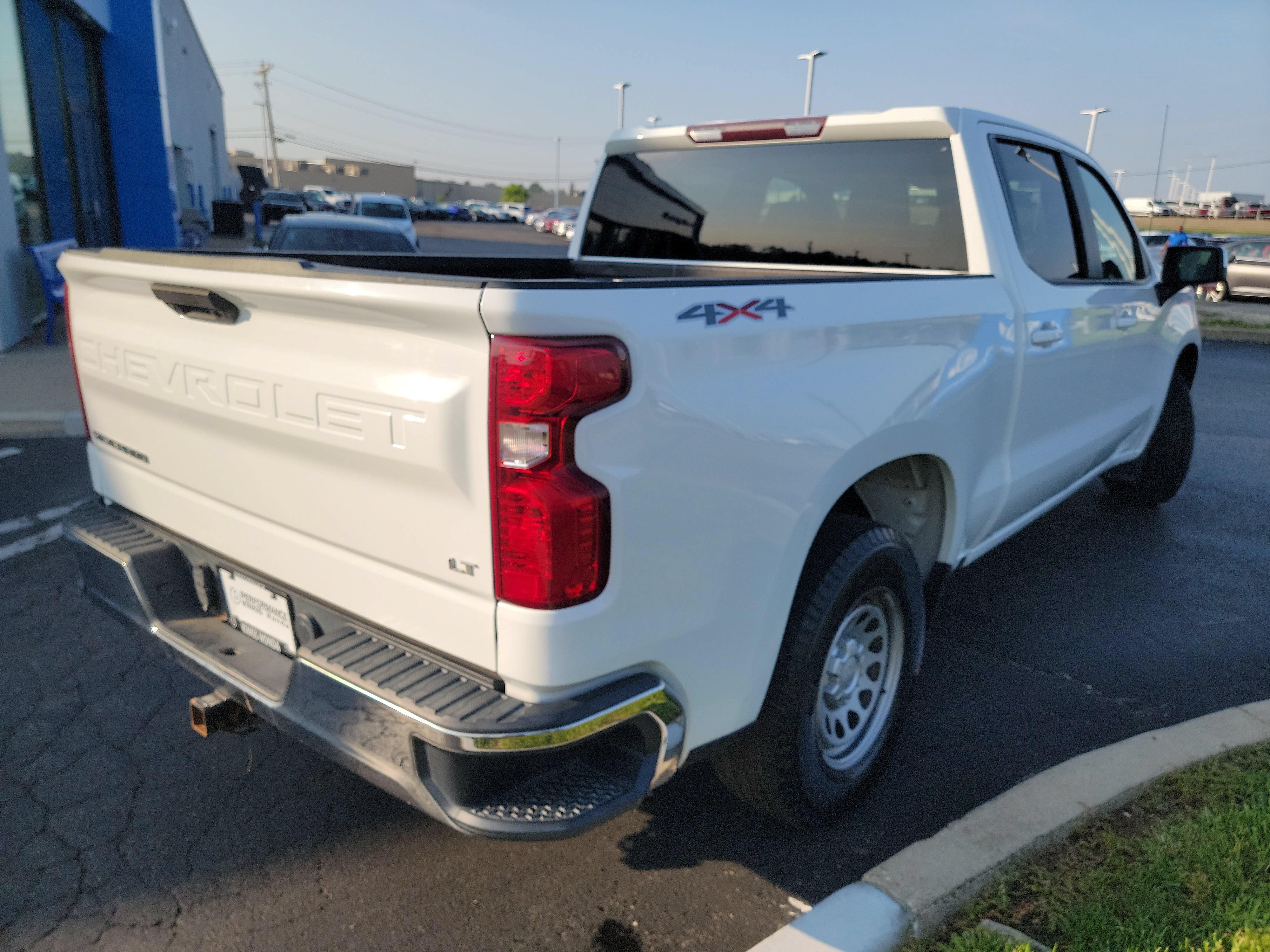 Used 2020 Chevrolet Silverado 1500 LT AWD/4WD image 9