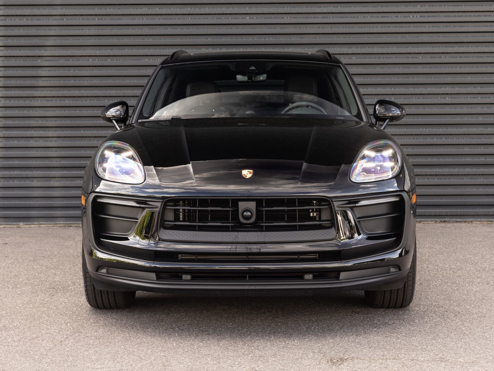 Certified 2025 Porsche Macan image 7