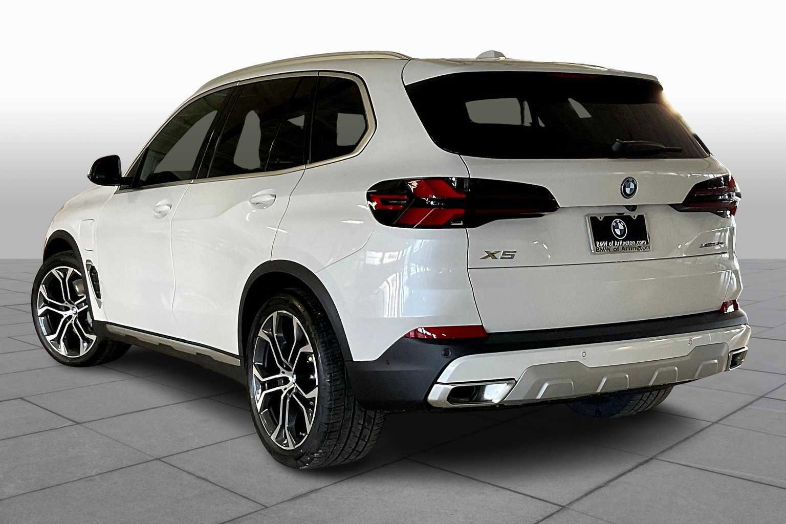 Used 2026 BMW X5 xDrive50e w/ Climate Comfort Package image 12