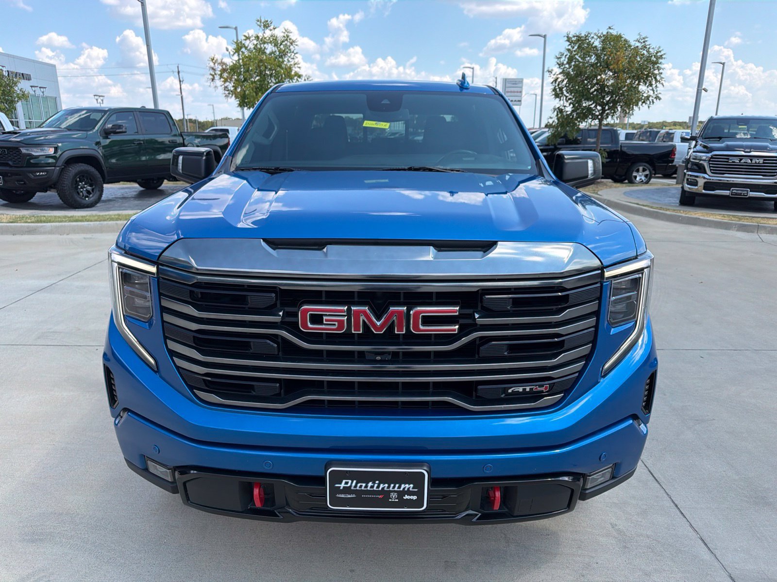 Used 2023 GMC Sierra 1500 AT4 w/ AT4 Premium Package AWD/4WD image 8