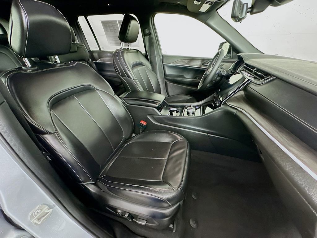 Certified 2024 Jeep Grand Cherokee L Limited w/ Luxury Tech Group II AWD/4WD image 42