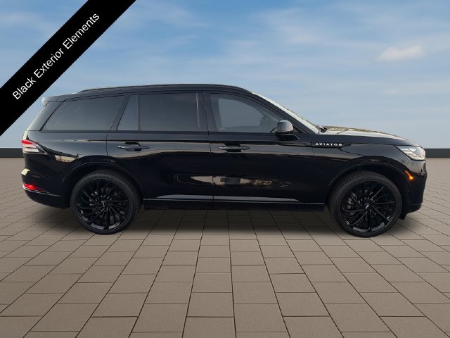 Certified 2025 Lincoln Aviator Reserve w/ Jet Appearance Package AWD/4WD image 8