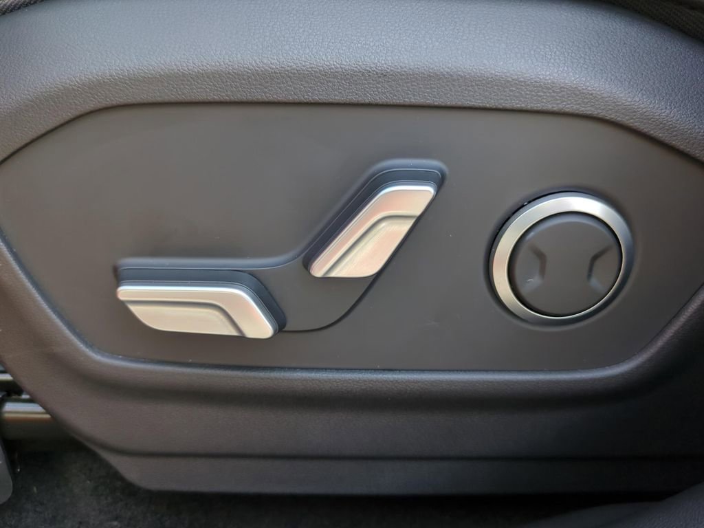 Used 2025 Hyundai Santa Fe XRT AWD/4WD image 15