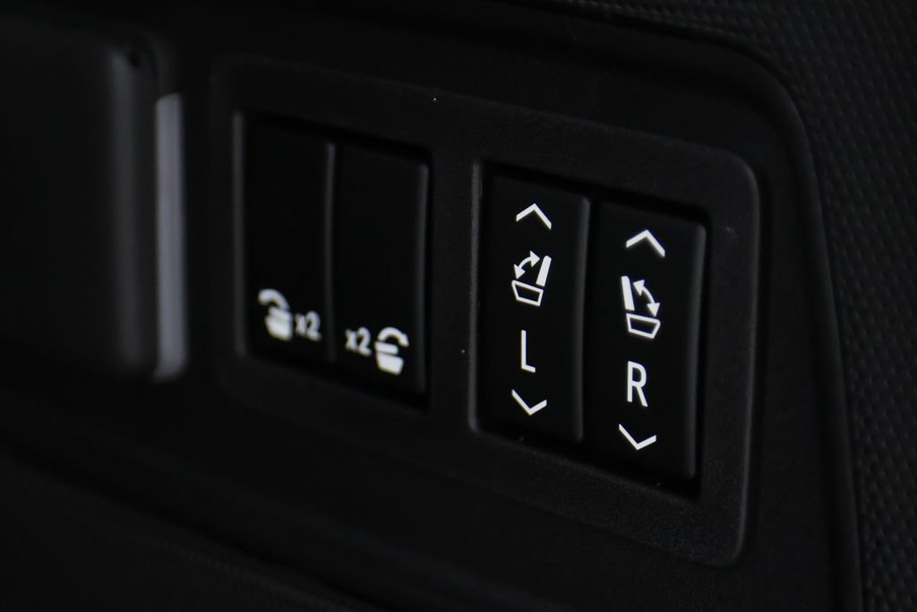 Used 2026 Cadillac Escalade V AWD/4WD image 14